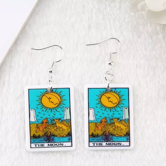 Tarot Deck Earrings The Moon - Picture 1 of 1